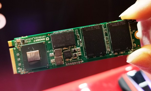 ADATA trình bày Ignogrit Gen 4×4 Controller đạt tốc độ 7GB/s với ADATA Sage SSD | CES 2020 Update
