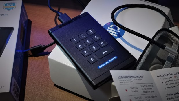 Bảo mật dữ liệu với SecureDrive KP 1TB Encrypted Portable SSD FIPS 140-2 Level 3 Certified