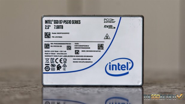 Cái nhìn đầu tiên về  SSD Intel D7-P5510 8TB PCIe 4 NVMe Data Center