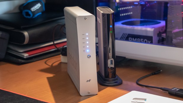 Đánh giá Netstor NA622TB3 Thunderbolt 3 SSD Enclosure - 4 SSDs và một PCIe Switch