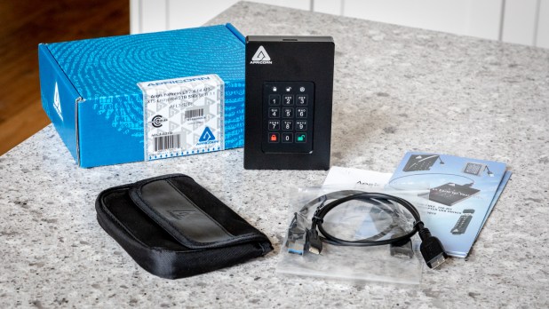 Đánh giá SSD Apricorn Aegis Fortress L3 2TB External  – Pháo đài Bảo mật cầm tay bất khả xâm phạm