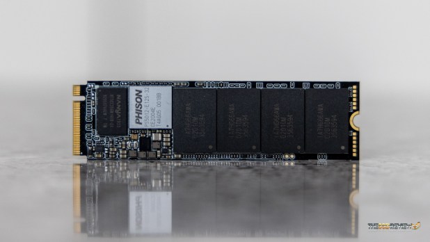 Đánh giá SSD Corsair MP400 2TB NVMe, QLC NAND đi vào sản xuất
