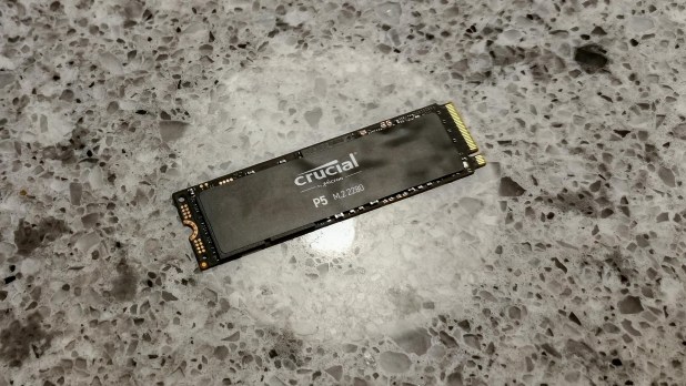 Đánh giá SSD Crucial P5 NVMe  (1TB) – PCIe 3.0′ Late Entry to the Ball