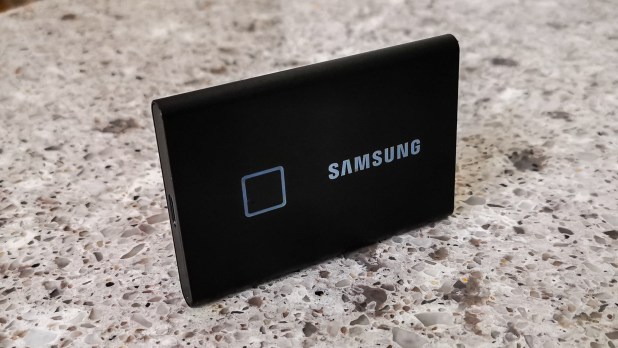 Đánh giá SSD di động Samsung Portable T7 Touch (500GB)