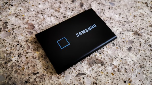 Đánh giá SSD di động Samsung Portable T7 Touch (500GB)