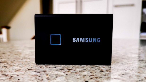 Đánh giá SSD di động Samsung Portable T7 Touch (500GB)