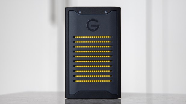 Đánh giá SSD G-Technology Armorlock Encrypted NVMe 2 TB  - Tốc độ cao, bảo mật với giá không cao