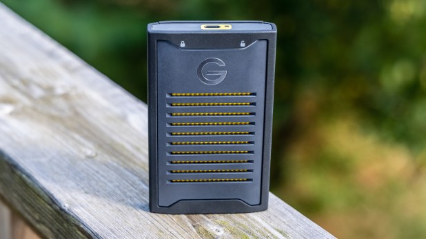 Đánh giá SSD G-Technology Armorlock Encrypted NVMe 2 TB  - Tốc độ cao, bảo mật với giá không cao