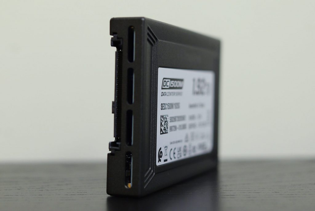 Đánh giá SSD Kingston DC1500M U.2 NVMe