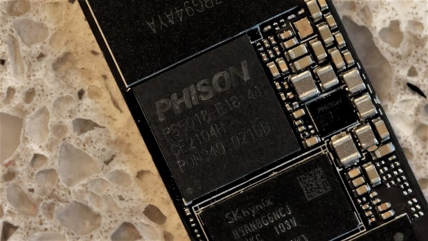 Đánh giá SSD Phison E18 B47R Fortis NVMe Gen 4