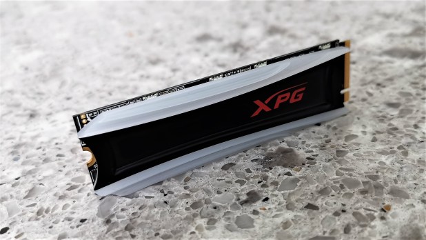 Đánh giá SSD XPG Spectrix S40G RGB NVMe M.2  (1TB)