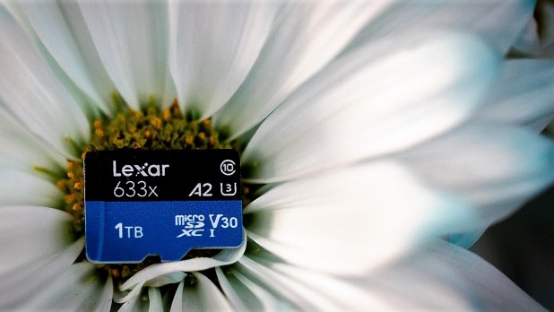 Giới thiệu thẻ Lexar High-Professional 633x 1TB microSDXC