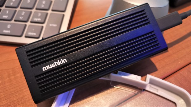Ổ di động SSD Mushkin carbonX USB 3.1 Gen 2 – Truyền dữ liệu nhanh với USB
