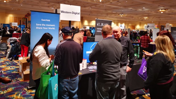 SanDisk trình diễn mẫu 8TB USB-C Portable SSD | CES 2020 Update