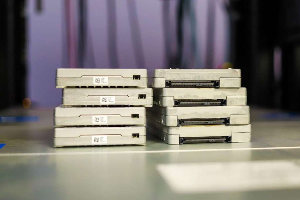 So sánh Intel P5510 và Samsung PM9A3 Enterprise SSD